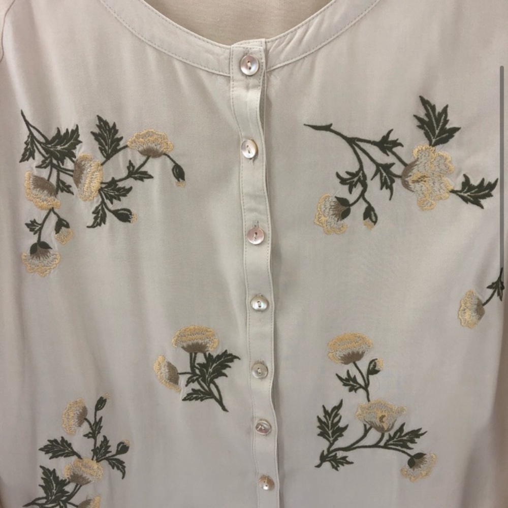 Yellow Embroidered flower spring / summer blouse - Picture 2 of 2